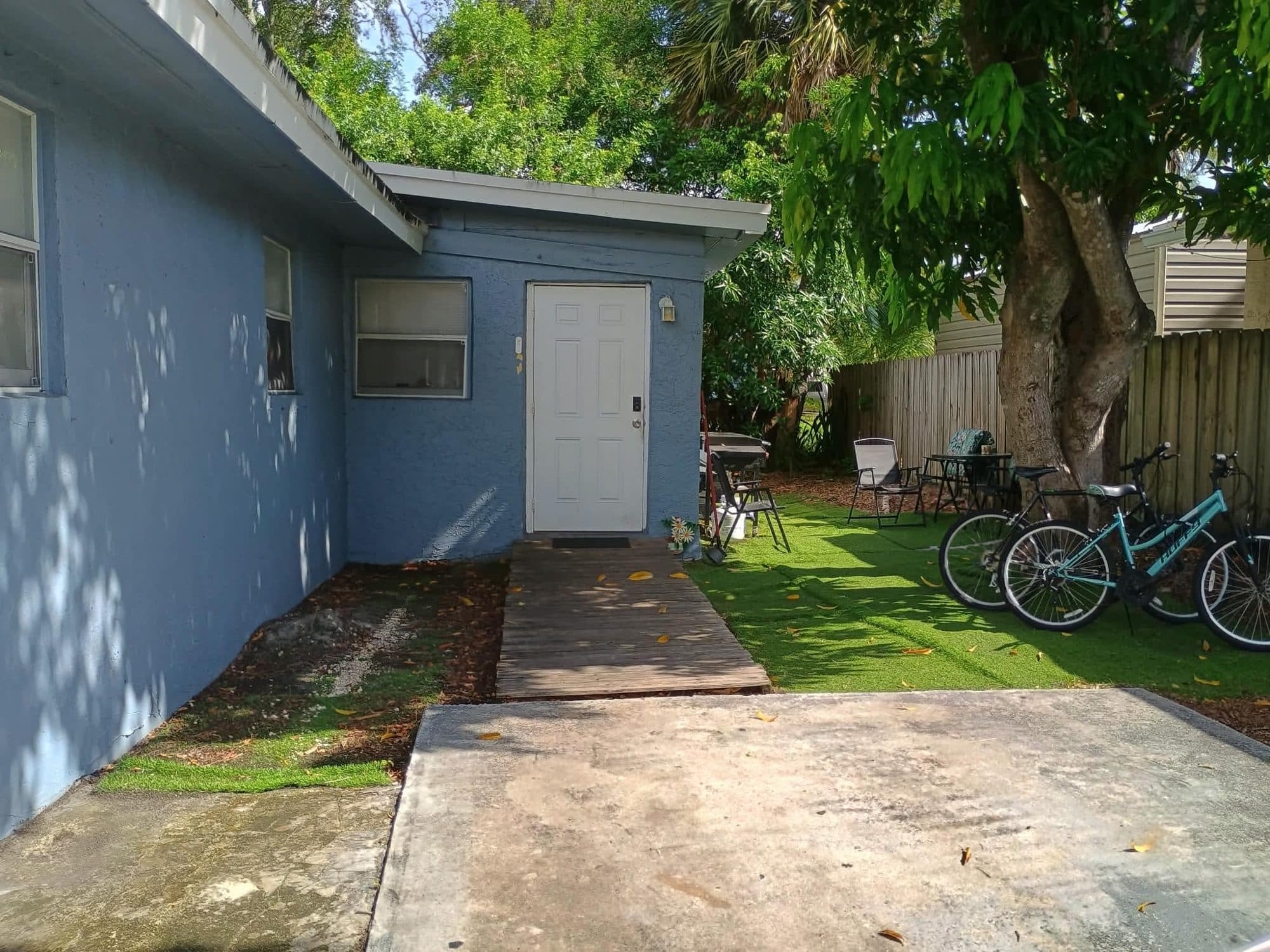 Outdoor patio and private yard at Dania Haven women's sober living home in Dania Beach, Florida
