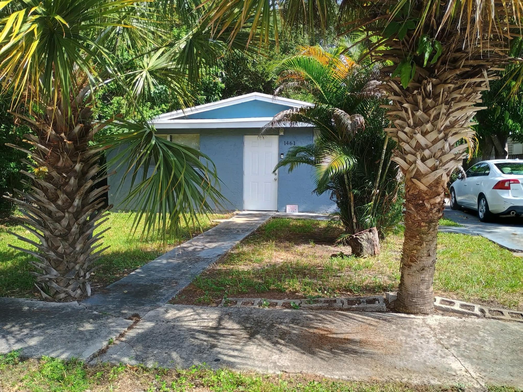 Street view of Dania Haven women's recovery residence in Dania Beach, FL